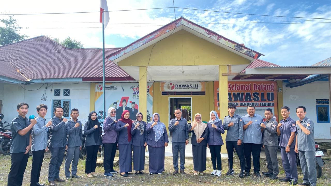 Foto bersama apel 3 November 2025