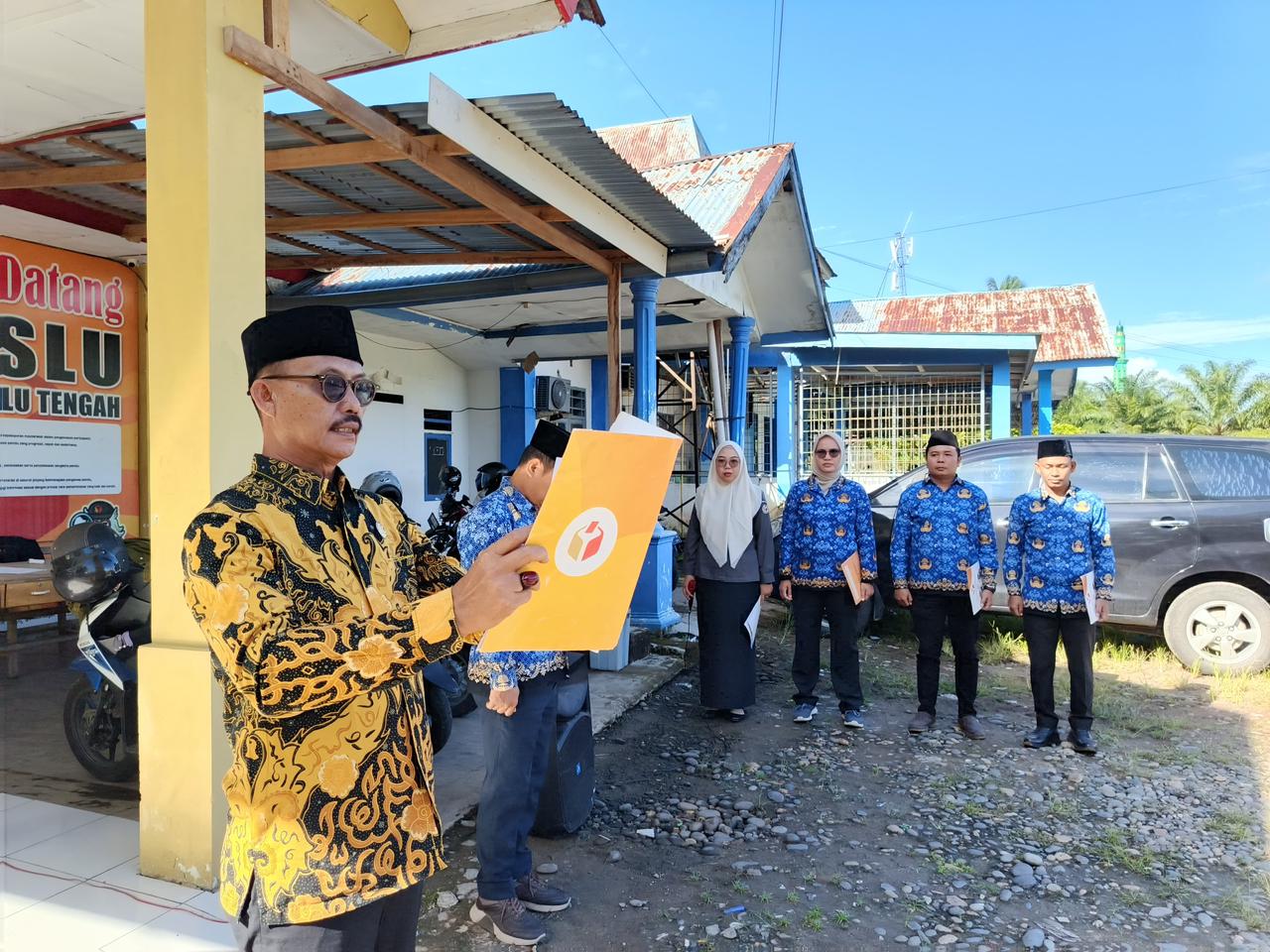 Bawaslu Kabupaten Bengkulu Tengah Gelar Upacara HUT KORPRI ke-54, Brotoseno selaku pembina upacara