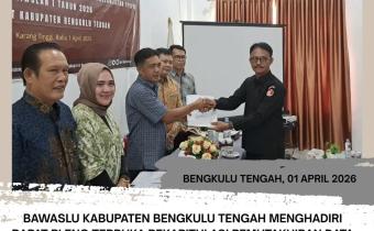 Anggota Bawaslu Bengkulu Tengah saat mengahadiri Pleno TW 1 PDPB